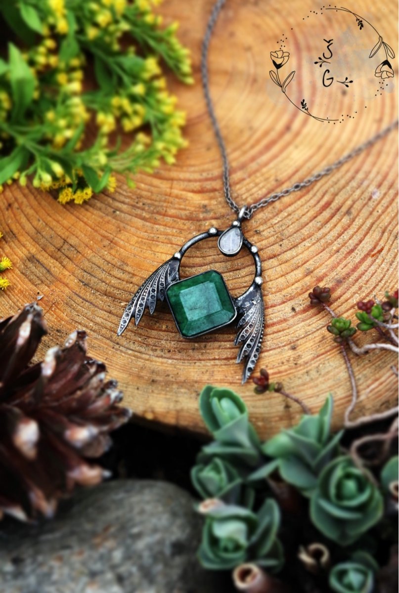 Náhrdelník - Smaragdový Amulet