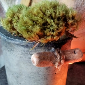 Beton-květináč-úchytky " Přírodní+patina "