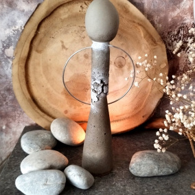 Beton-anděl "Struktura-tunika"