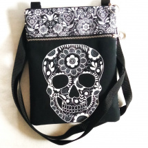 crossbody s kapsou