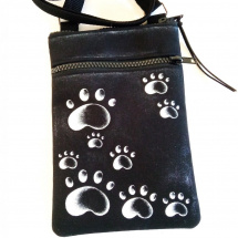 malá crossbody s kapsou-STŘÍBRNÉ PACIČKY 