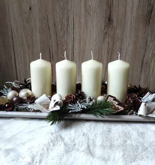 Adventní svícen do smetanové