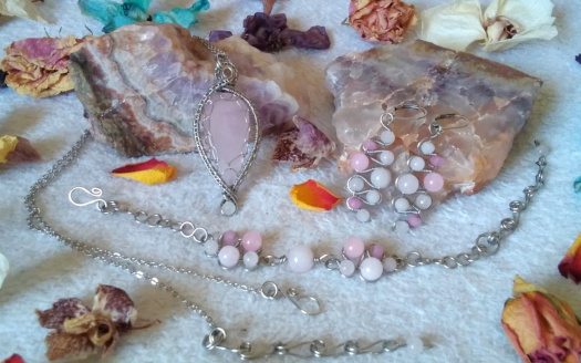 Elegantní sada šperků z nerezové oceli s Růženínem a Jadeitem