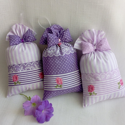 Sada bylinkových sáčků - fialové s proužky a růžičkami 