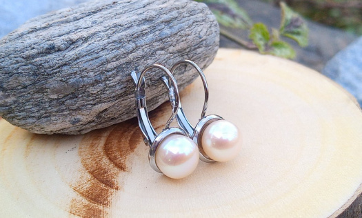 Růžové mořské perly náušnice na chirurgické oceli