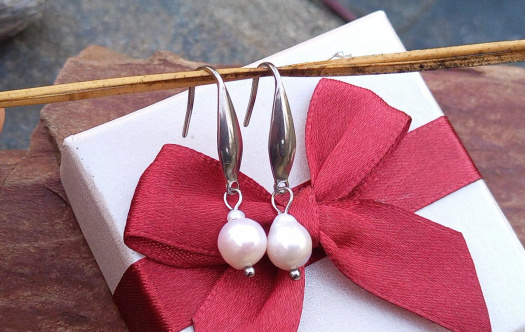 Barokní perly něžné perlové náušnice na chirurgické oceli