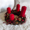Adventní věnec do červené