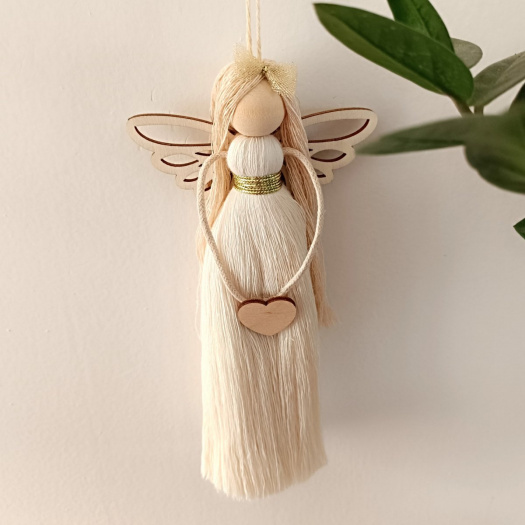 Andělka se zlatou mašlí