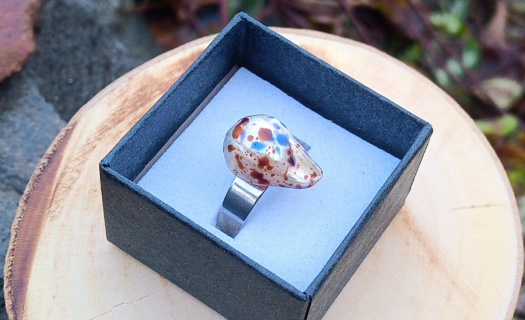 Prstýnek s jihomořskou perlou na kroužku z chirurgické oceli