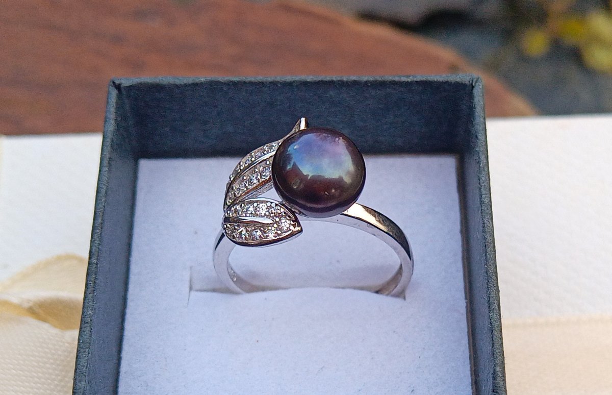 Mořská perla se zirkony osobitý prstýnek