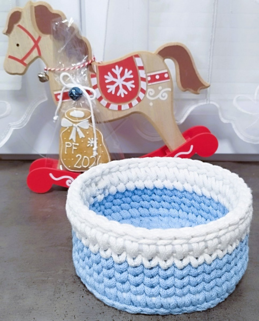 Košík háčkovaný