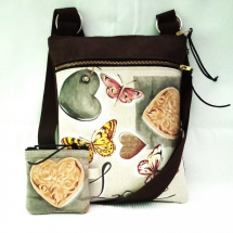  crossbody s kapsou v hnědé