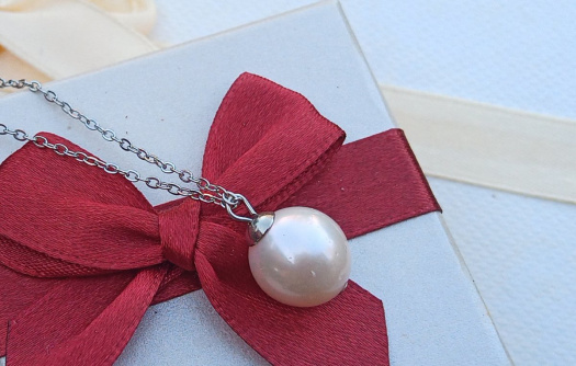 Náhrdelník s 13 mm jihomořskou perlou na řetízku z chirurgické oceli