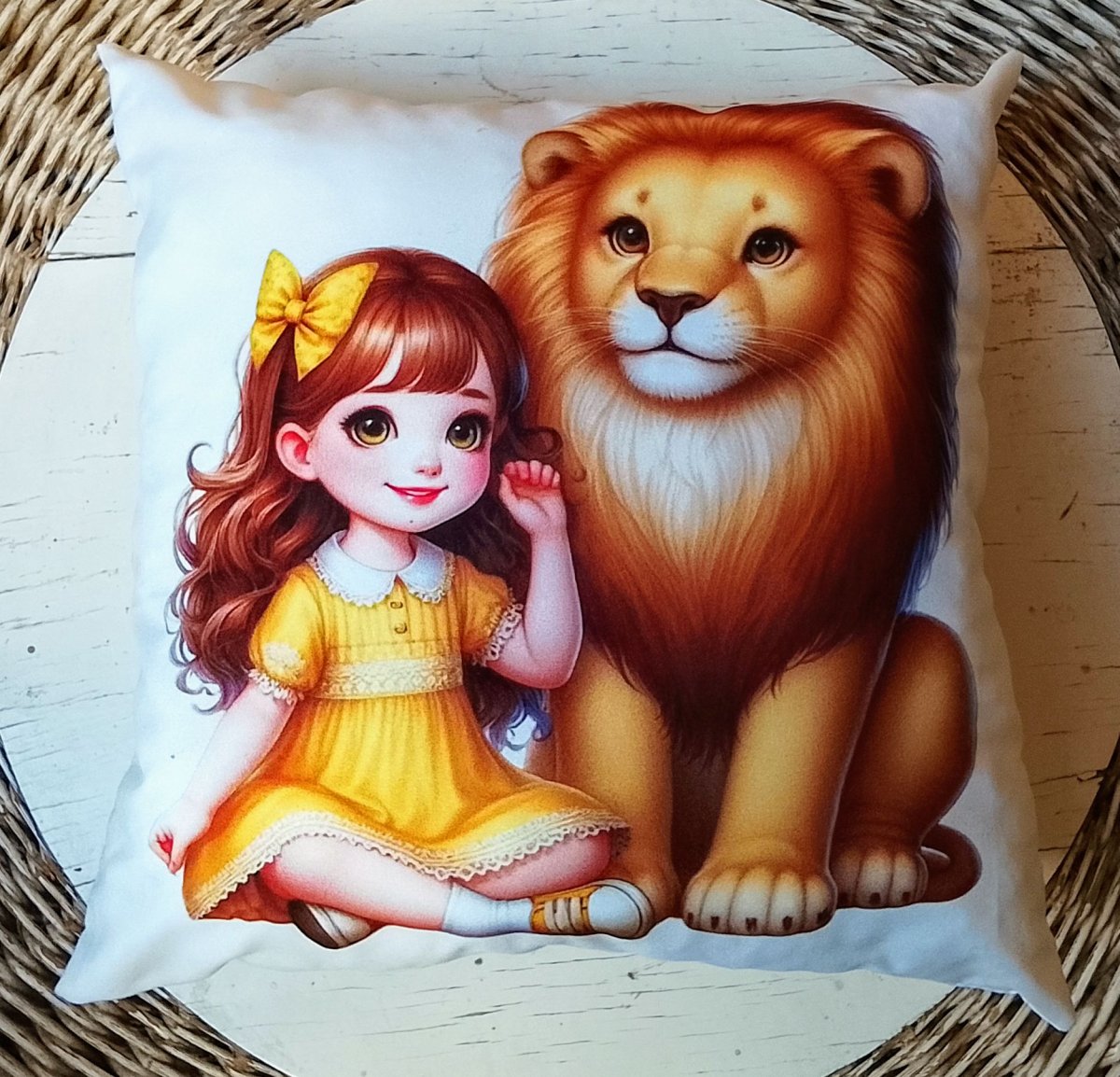 Polštářek děvčátko a lev 
