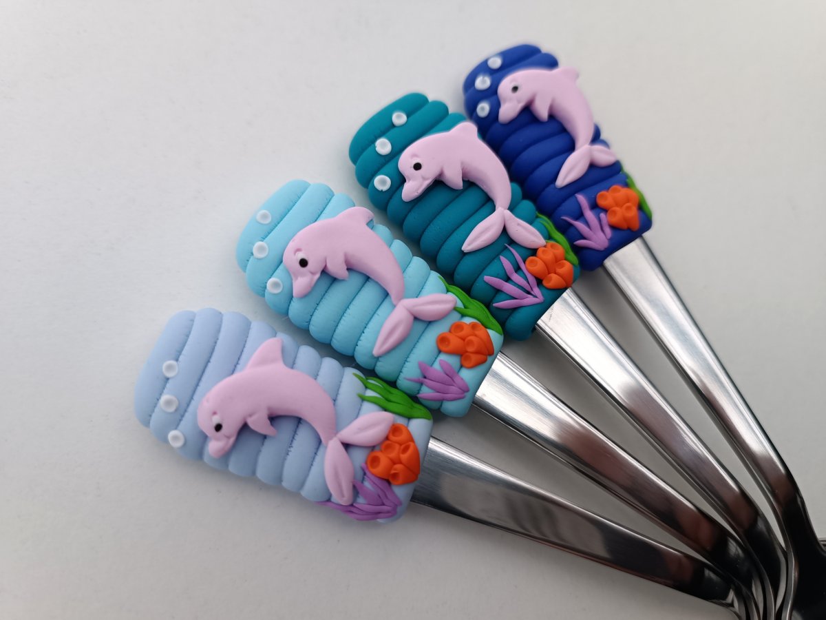 Lžičky růžový delfín