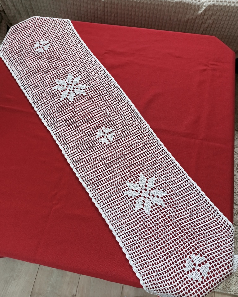 ubrus - běhoun háčkovaný