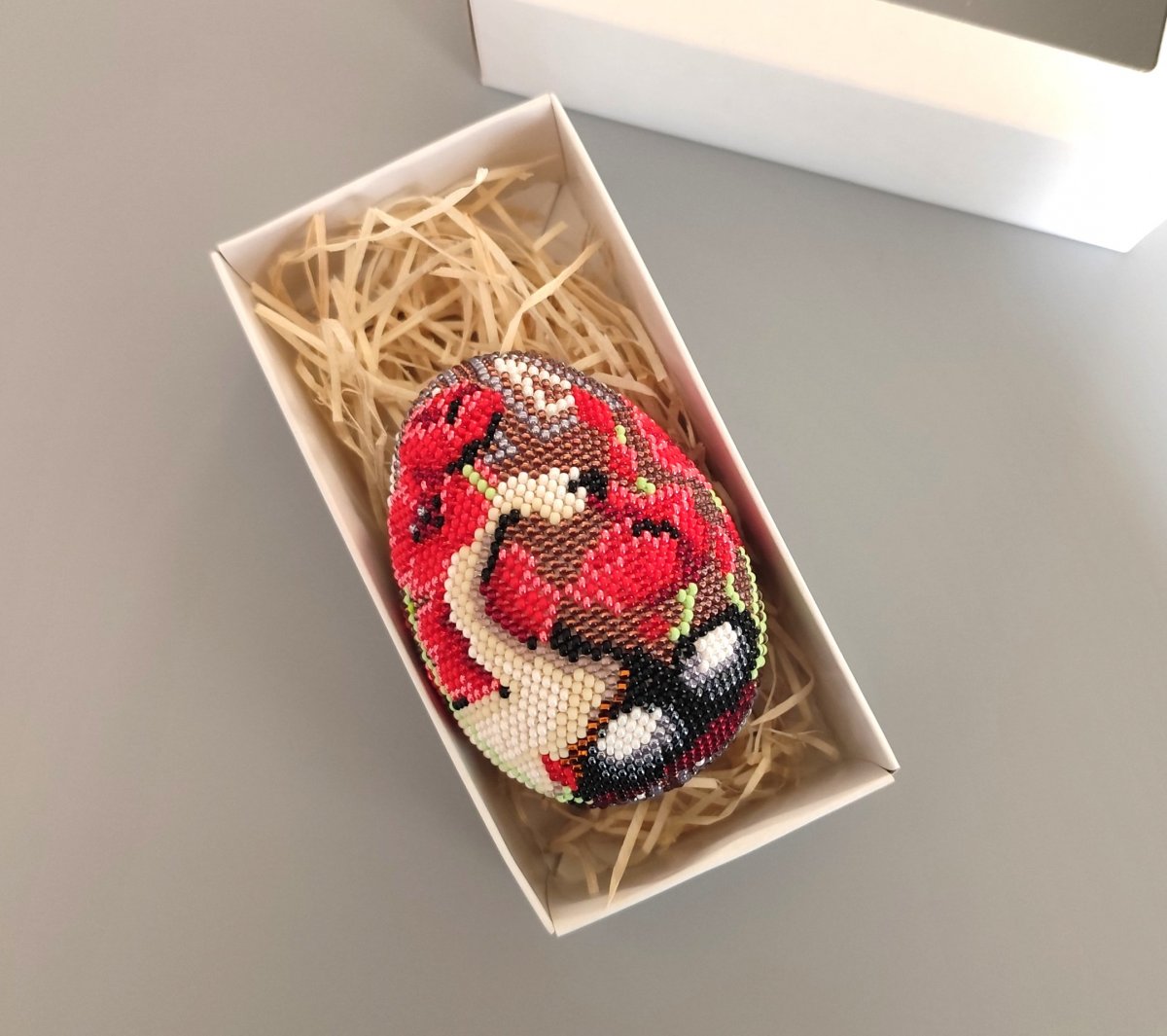 Velké velikonoční vajíčko z korálků - v krabičce