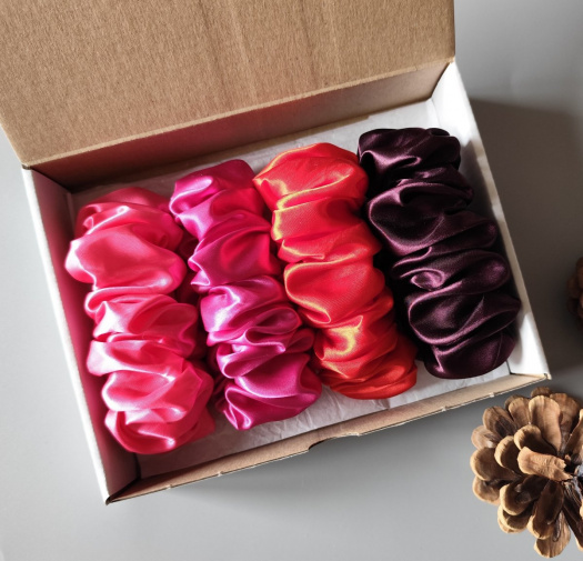 Dárková sada - 4 scrunchies L v červené