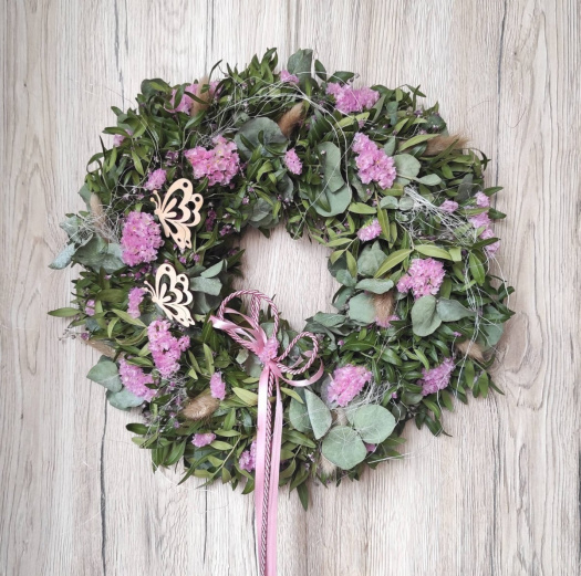 Jarní romantický přírodní v. s motýlky