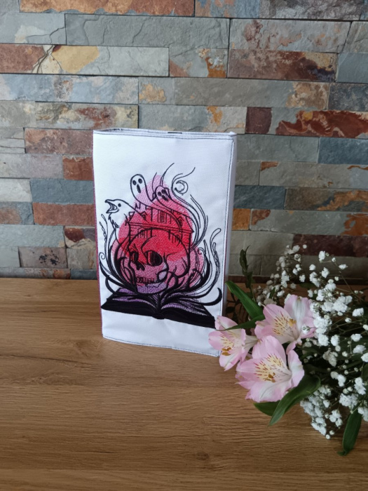 Obal na knihu s výšivkou - Lebka
