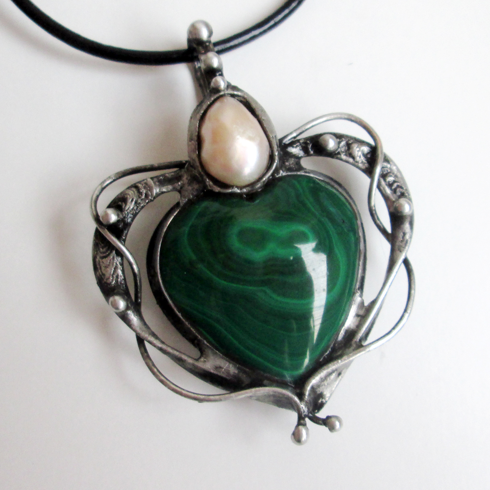 Srdce malachit a perla