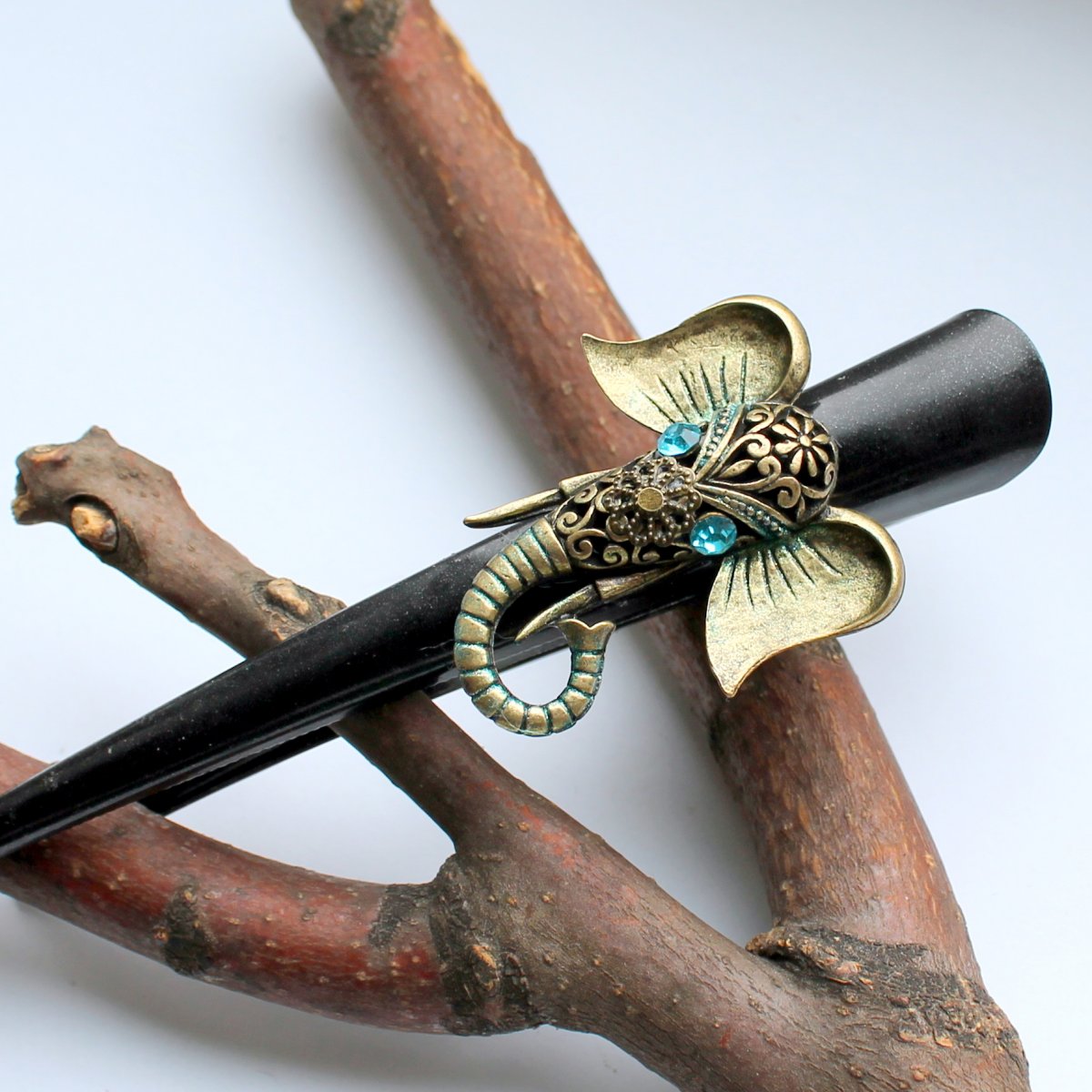 Velká kovová betka se slonem