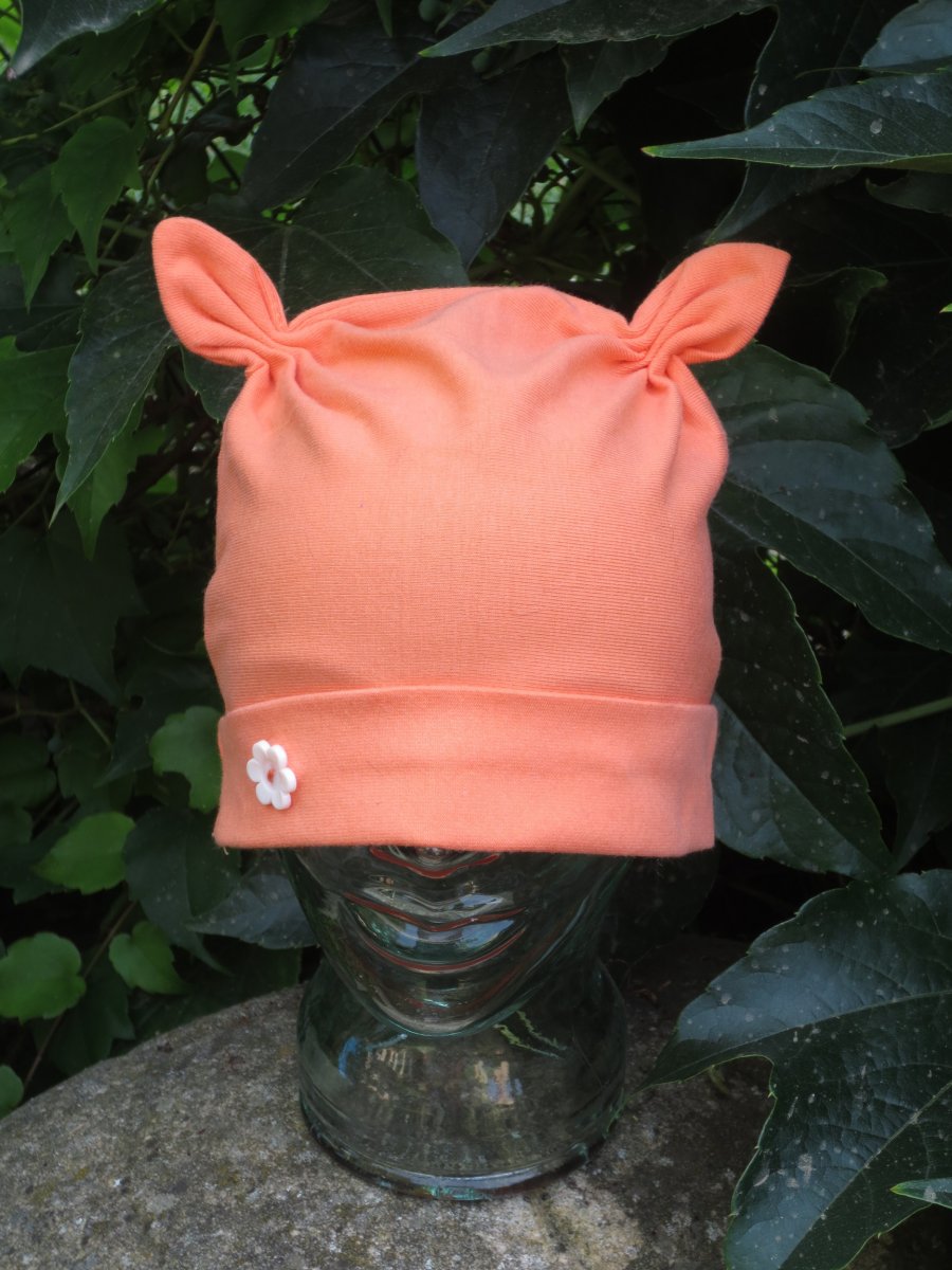 oranžová ušatá čepička