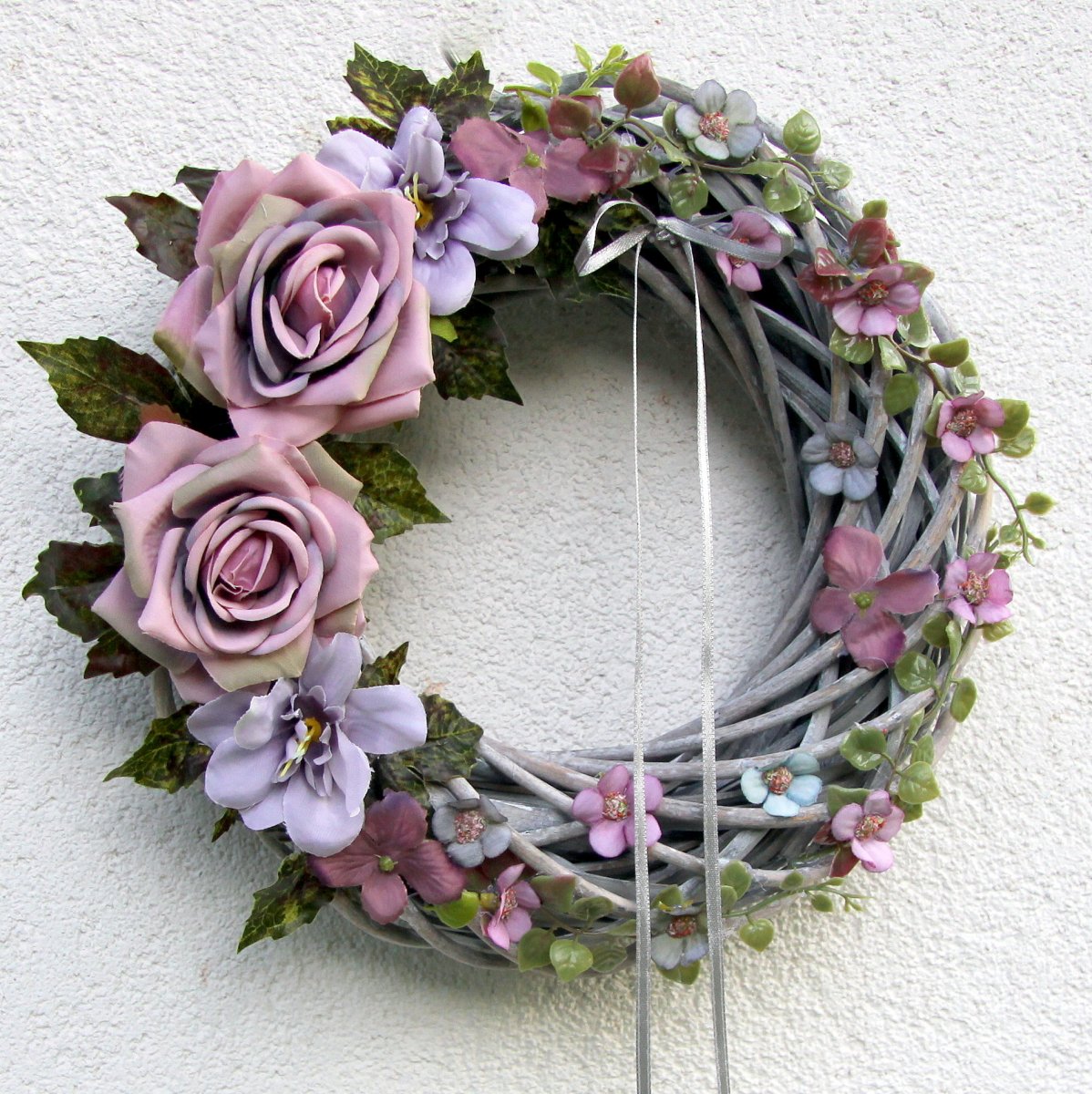 Když v ráji pršelo_věnec na dveře