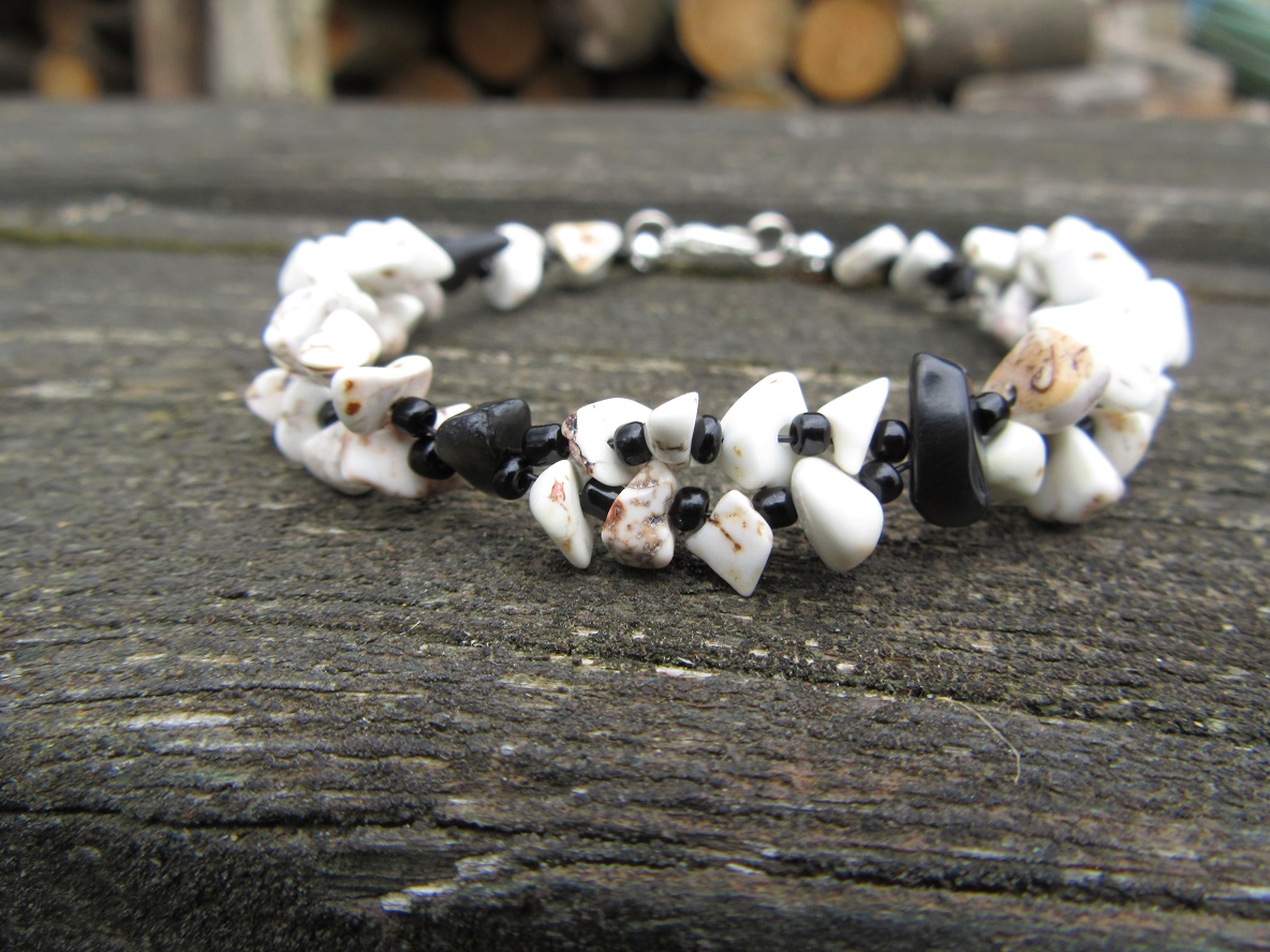 Náramek z křepelčího kamene