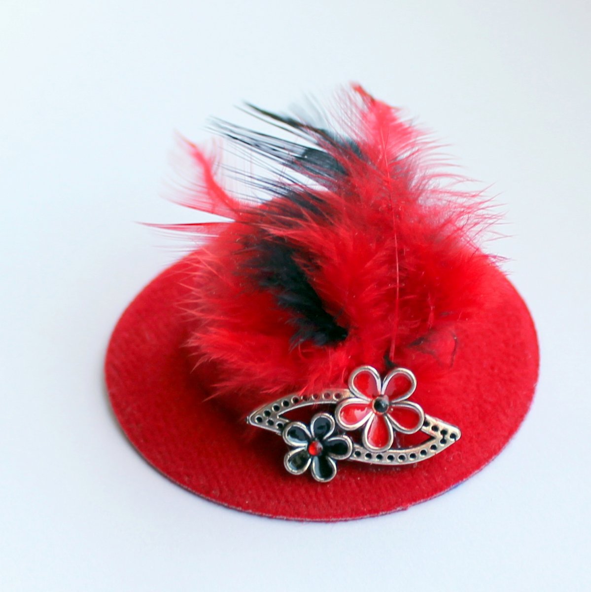 Romantický klobouk - brož