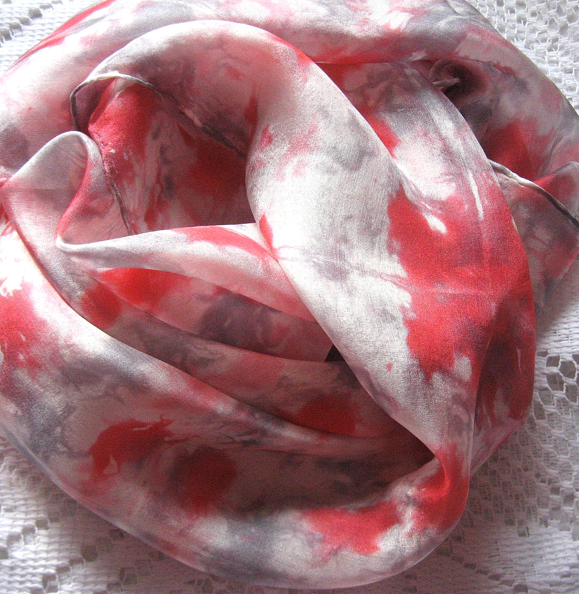 Hedvábná šála Rosalinda.