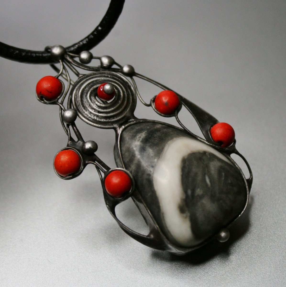 Z dávných věků - jaspis mušlový 