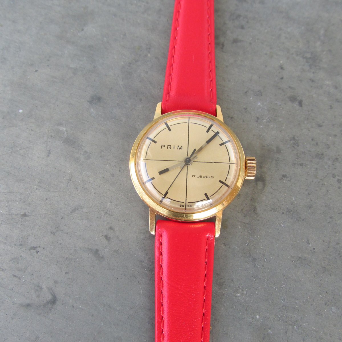 Hodinky Prim z roku 1979, dámské, zlacené