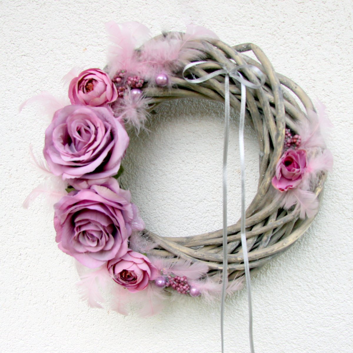 Něžný s peříčky_věnec na dveře