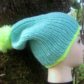 Čapka na dvojí způsob.