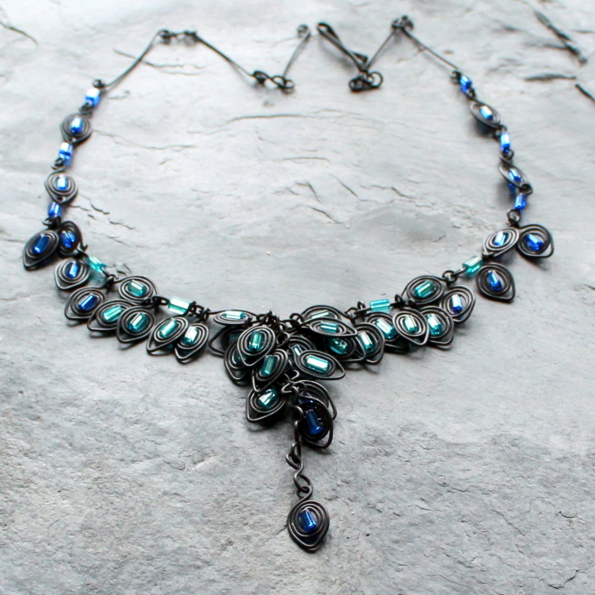 NÁHRDELNÍK TAJEMNÝ MODRÝ PÁV