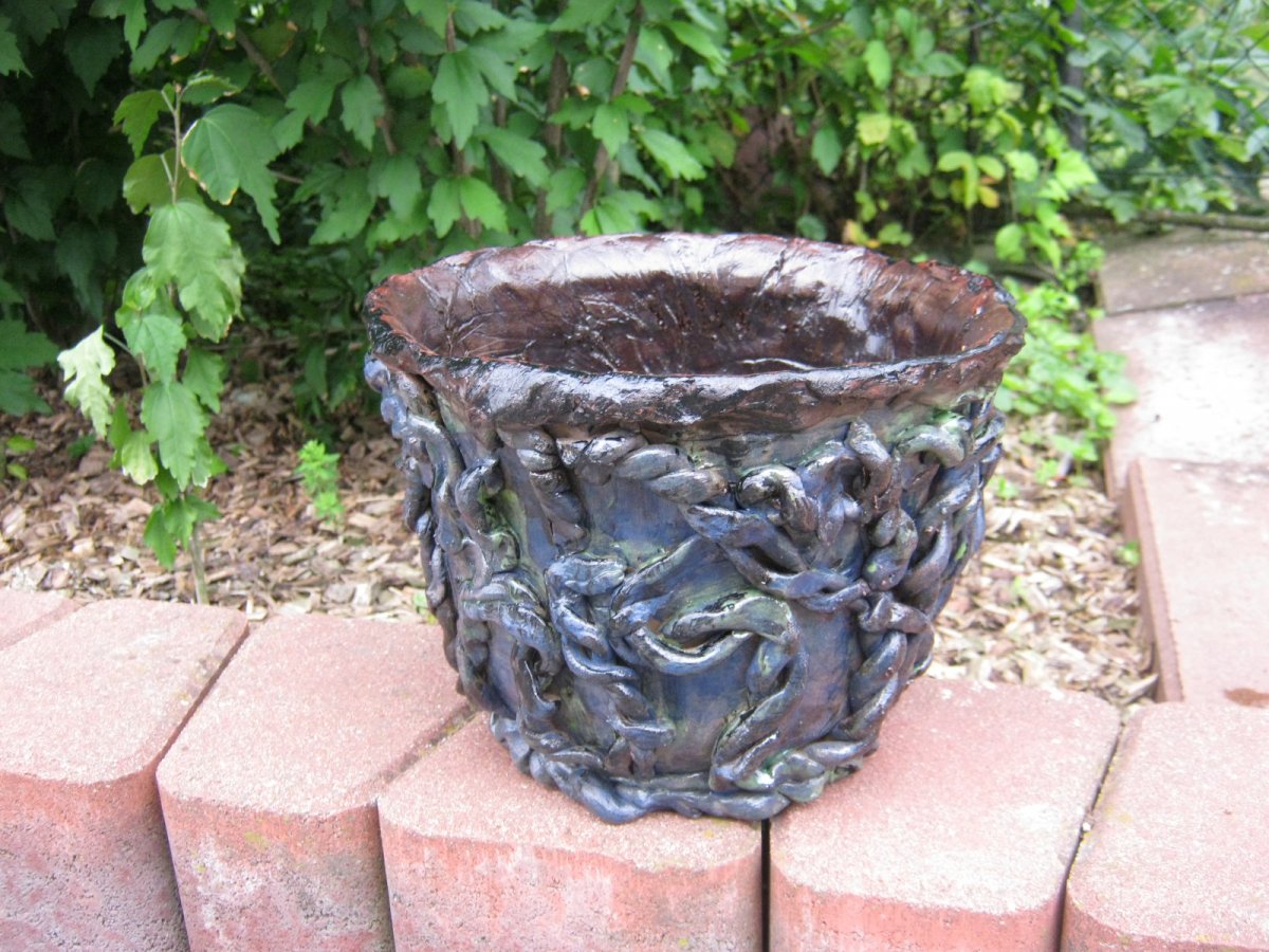 obal na květináč s aplikacemi