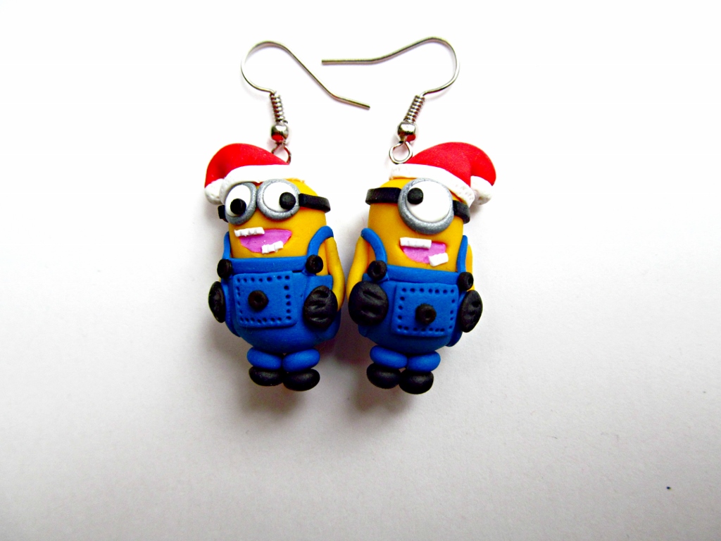 Mimoni s vánoční čepičkou