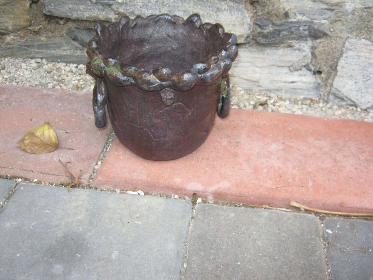 obal na květináč s okovy