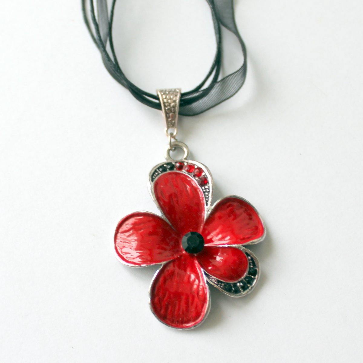 Květinkový náhrdelník