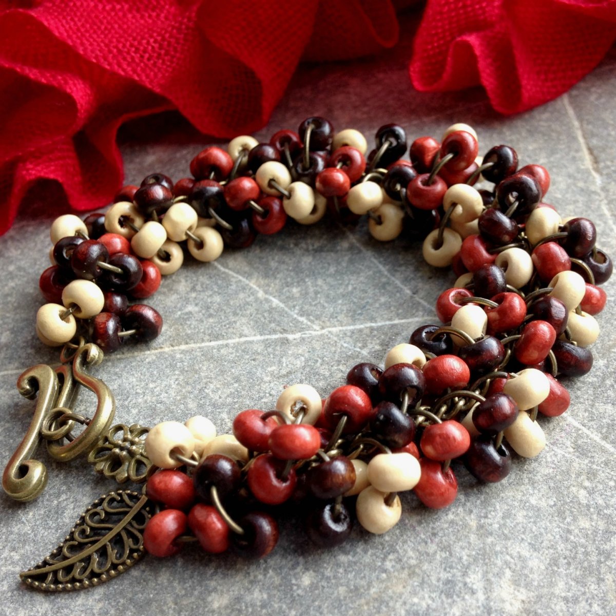 Dřevěné hrozny - náramek