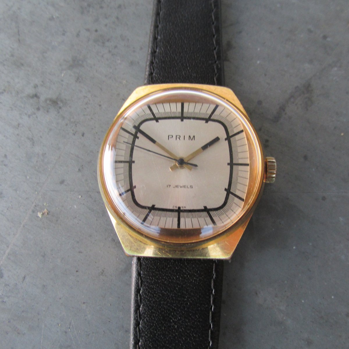 Hodinky Prim 
