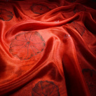 Červený květinový šátek