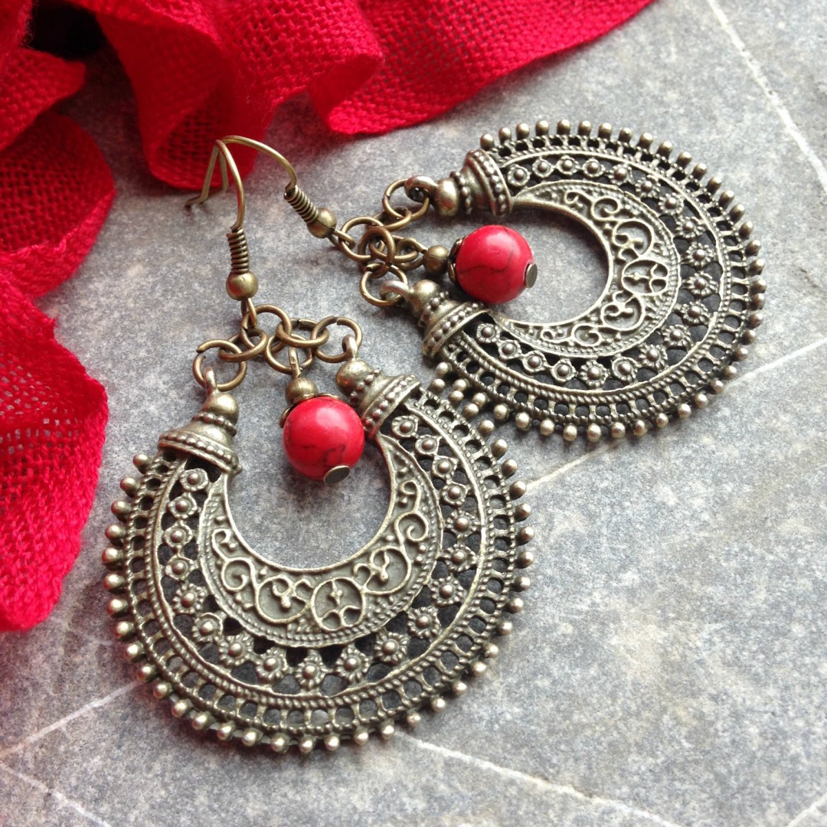 Mosazné kruhy s tyrkenitem