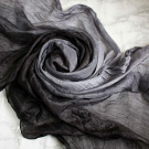 hedvábný pléd černo-šedý 180x90