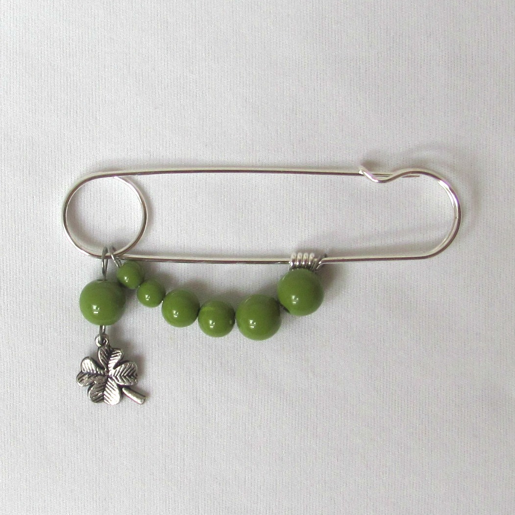 Ozdobný spínací špendlík, čtyřlístek