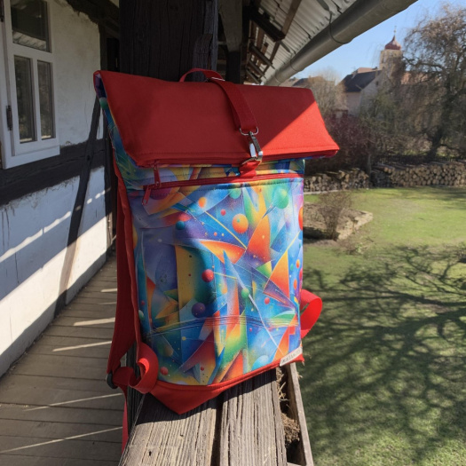 Barevná geometrie - rolovací/překlápěcí batoh