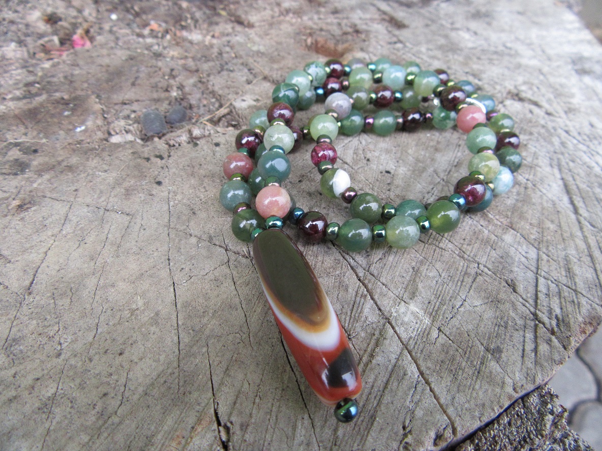 Náhrdelník z achátů