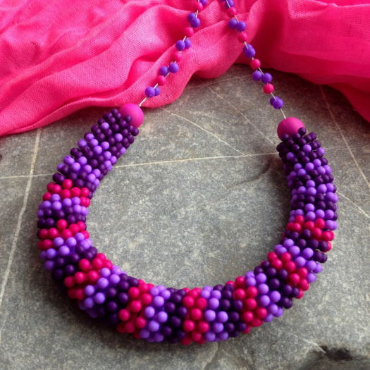 Purpurový náhrdelník