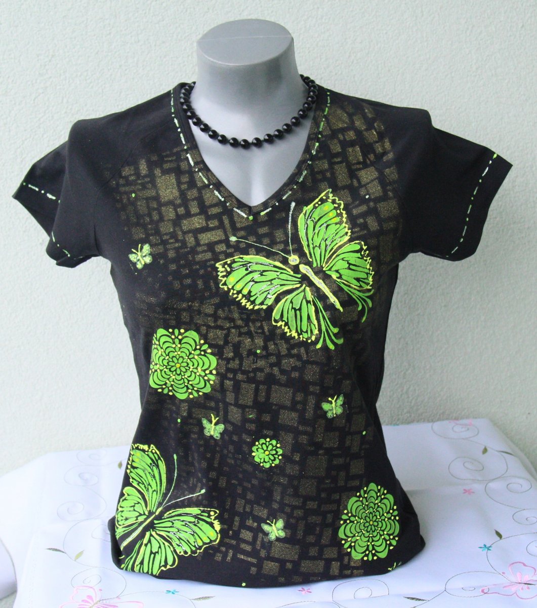 Černé do V s motýli